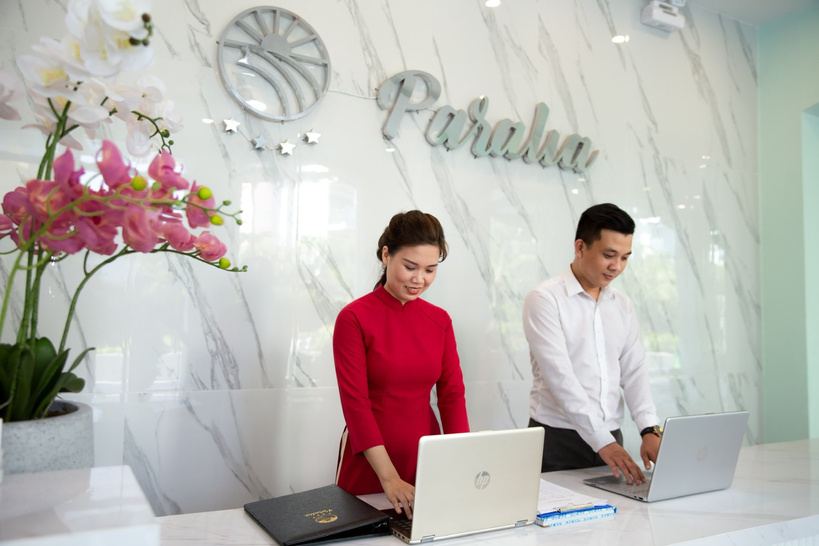 Lễ tân khách sạn Paralia