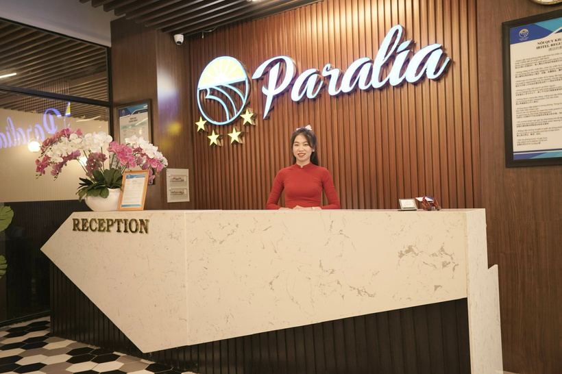 Quầy lễ tân Paralia